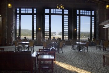 Old Faithful Lodge Cabins