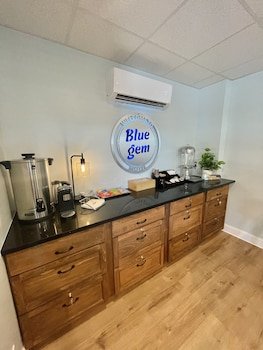 Bluegem Motel