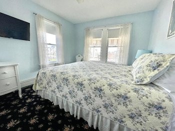 Quaker Inn