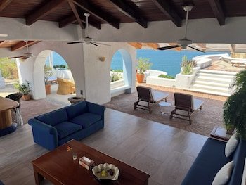 Villa de la Roca