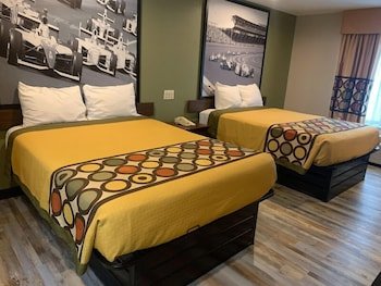 Super 8 by Wyndham Frankfort IN