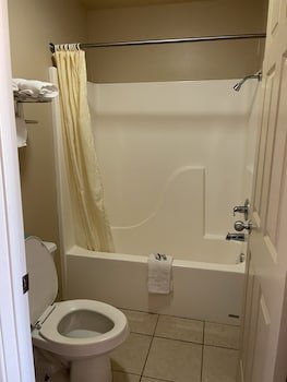 All Star Inn Bunkie