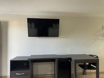 Baymont by Wyndham Bakersfield