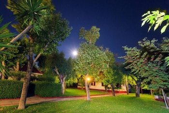 Alykes Park Bungalows & Apartments