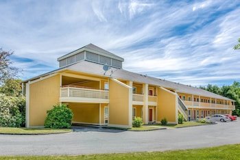 Econo Lodge Freeport