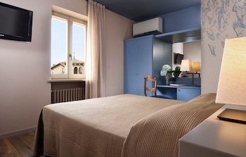 Titano Suites Hotel