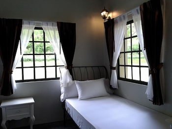 Bibury Resort