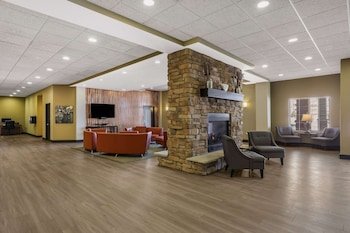 MainStay Suites Fitchburg - Madison
