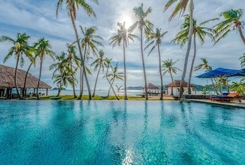 Tropica Island Resort