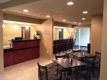 Cobblestone Hotel & Suites