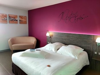 Hôtel Kyriad Saint Chély d'Apcher - Aire de la Lozère