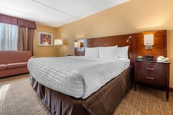Clarion Hotel Marina & Conference Center