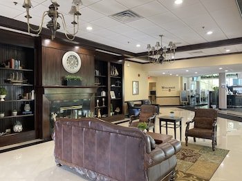 Clarion Hotel Marina & Conference Center