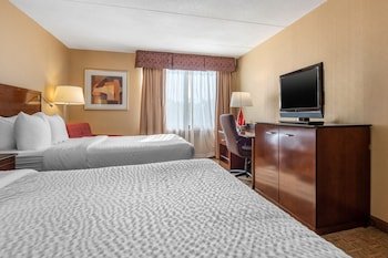 Clarion Hotel Marina & Conference Center