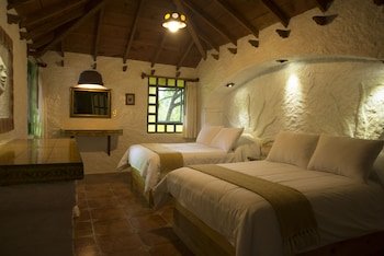 Hotel Bosques Del Sol Suites
