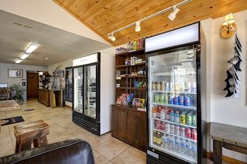 Super 8 by Wyndham Gardiner/Yellowstone Park Area