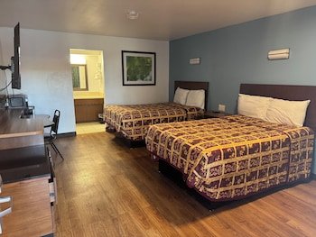 Spanish Trails Inn