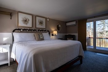 Highland Lake Resort