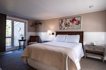 Highland Lake Resort