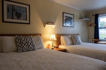 Highland Lake Resort