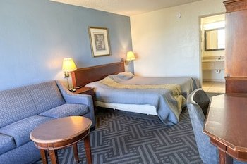 Super Inn & Suites by OYO Milledgeville