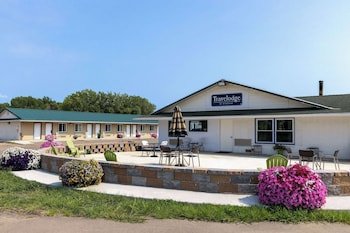 Travelodge by Wyndham Spirit Lake/Okoboji