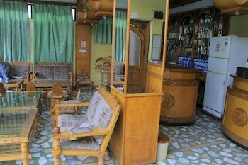 Yonas Hotel