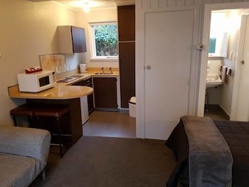 Camberley Court Motel