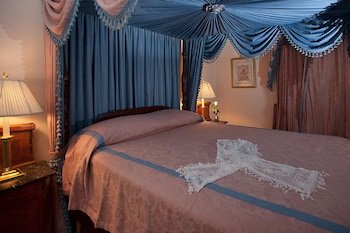 Monmouth Historic Inn
