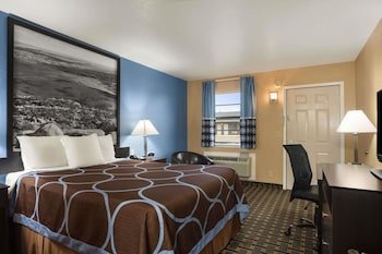 Super 8 by Wyndham Henryetta