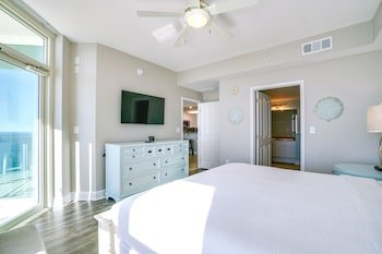 Aqua Resort by Panhandle Getaways
