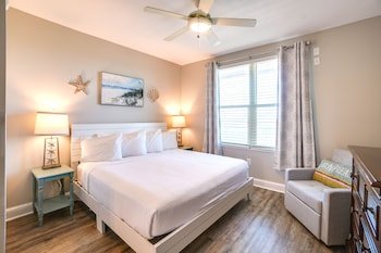 Aqua Resort by Panhandle Getaways