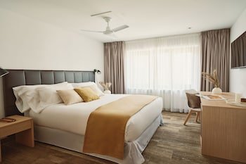 Ronces Hostel