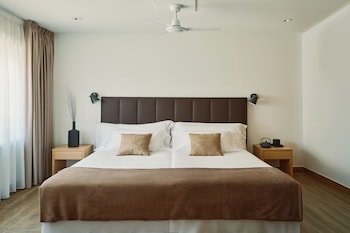 Ronces Hostel