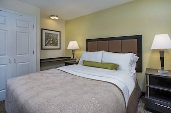 Candlewood Suites Louisville Airport