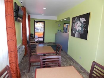 Apex Inn