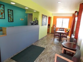 Apex Inn