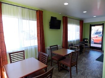 Apex Inn