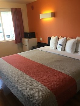 Motel 6 Bremerton