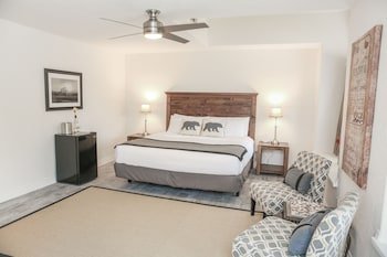 The Eden House Vineyard & Inn