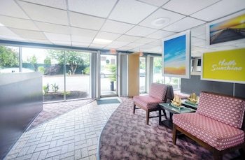 Days Inn by Wyndham Hicksville Long Island
