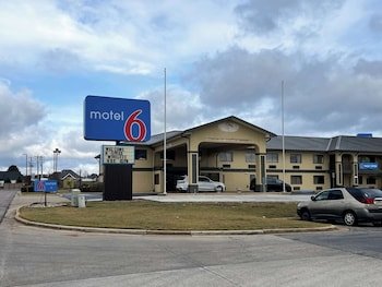 Motel 6 Prattville, AL