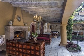 Antigua Villa Santa Monica