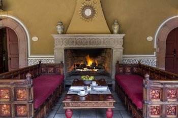 Antigua Villa Santa Monica