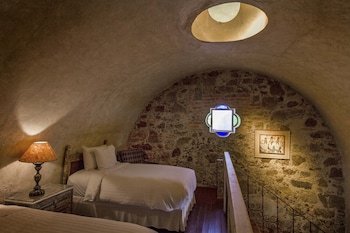 Antigua Villa Santa Monica