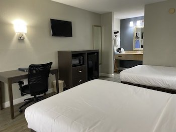 Baymont by Wyndham Wilmington