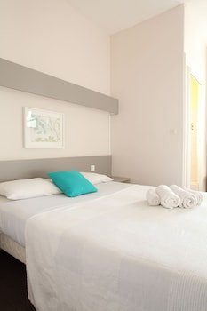 Little Lodge Hotel