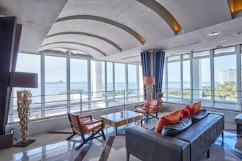 Royal View Hotel Churaumi