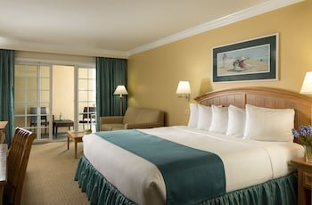 La Mer Beachfront Inn