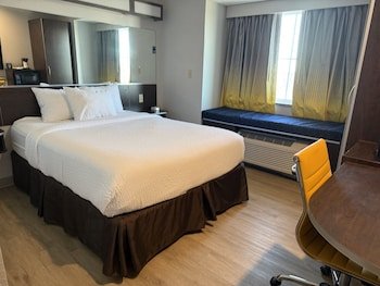 Microtel Inn & Suites by Wyndham Wheeling at The Highlands